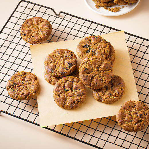 贡宝林木糖醇五黑谷物桃酥，五黑食养，代餐饱腹400克/盒 商品图2