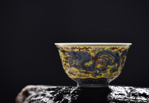 斗彩黄底龙纹杯 商品图0