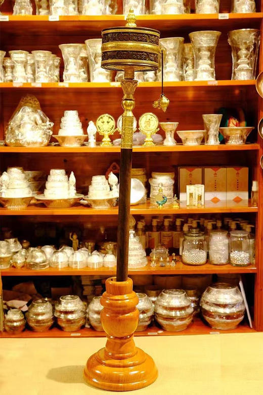 亚青寺特大号手摇转经轮底座｜财神剑实木底座 商品图5