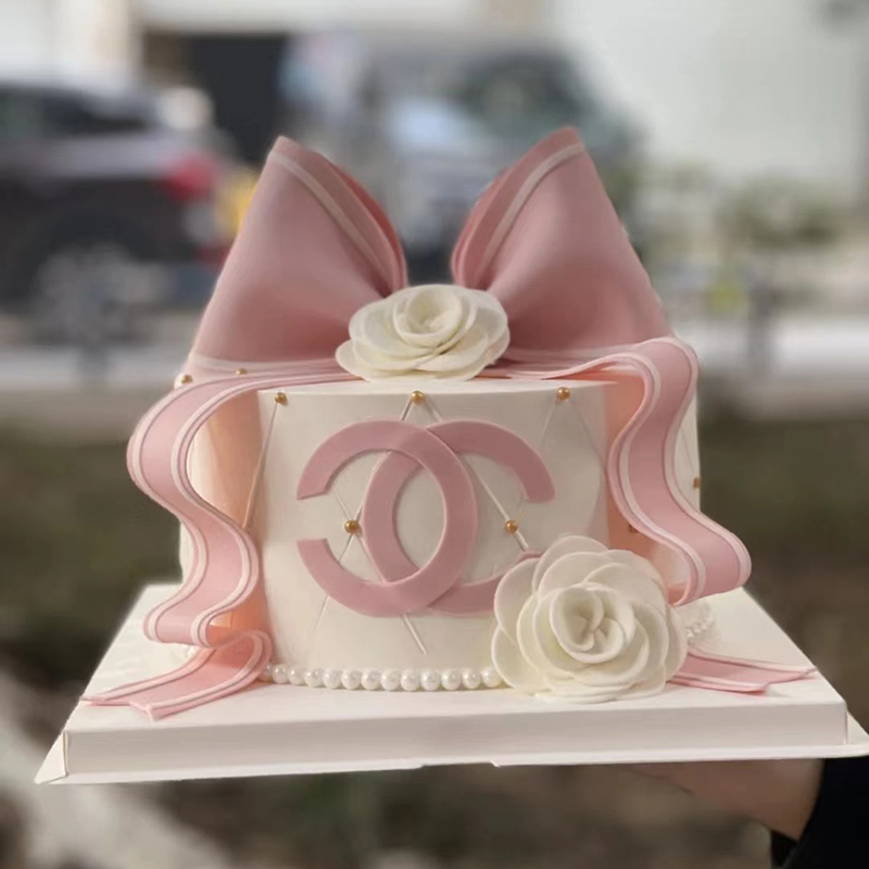 人间香奈儿--粉色蝴蝶结蛋糕（提前3小时预定）