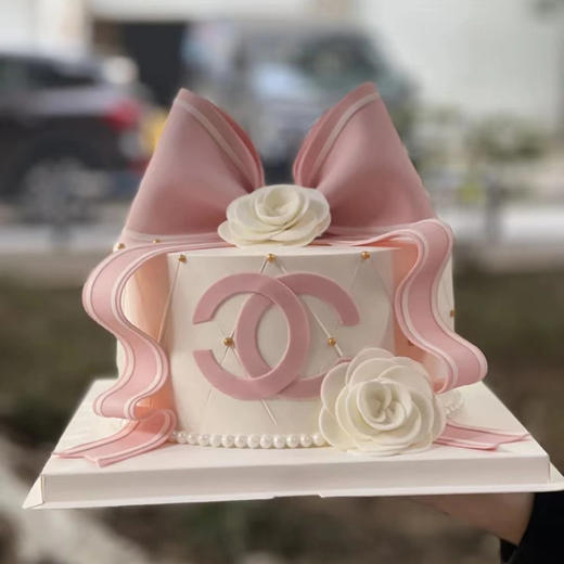 人间香奈儿--粉色蝴蝶结蛋糕（提前3小时预定） 商品图0