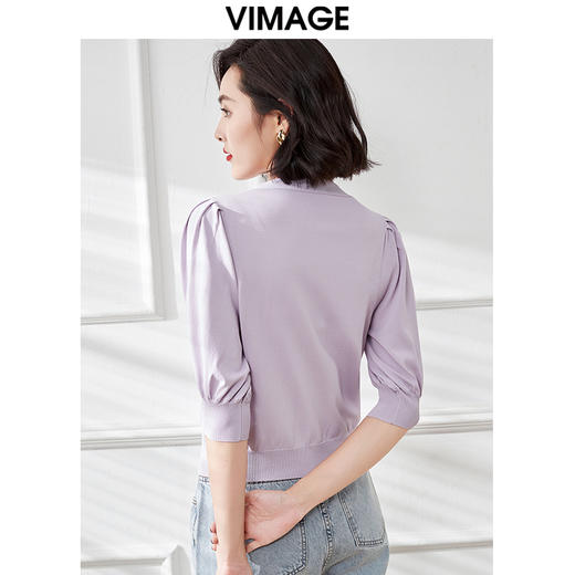 VIMAGE纬漫纪夏季新款V领显瘦短款泡泡袖淡紫色针织开衫上衣V1701325 商品图3