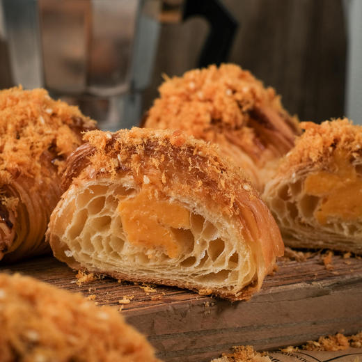 【咸蛋黄流心可颂】面包 商品图2