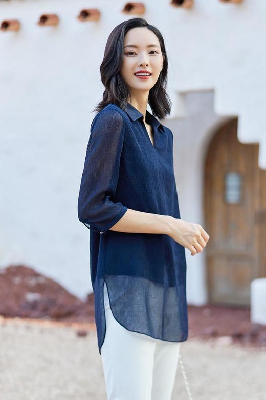 2楼NAERSI服饰蓝色压褶衬衫 商品图3