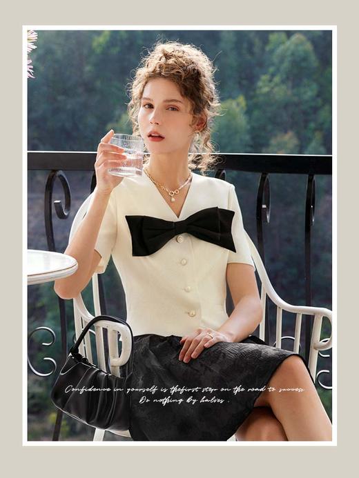 OLrain法式高级穿搭赫本风短外套女夏季2022新款V领设计感上衣 商品图1