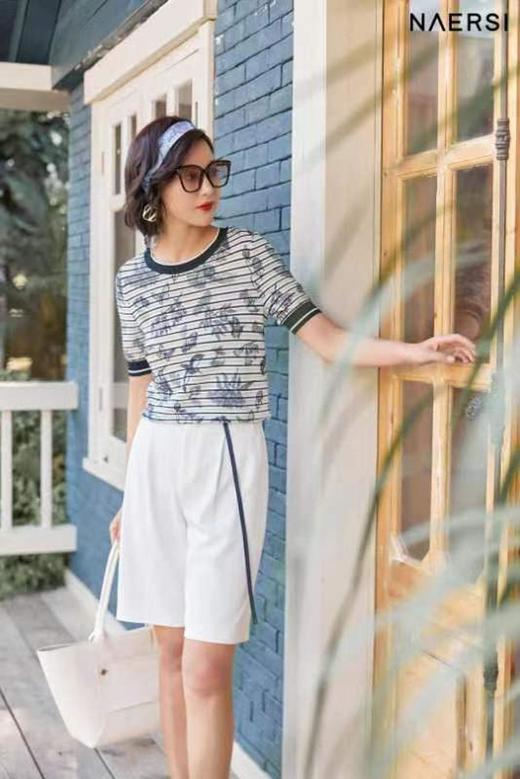 2楼NAERSI服饰印花针织衫 商品图5