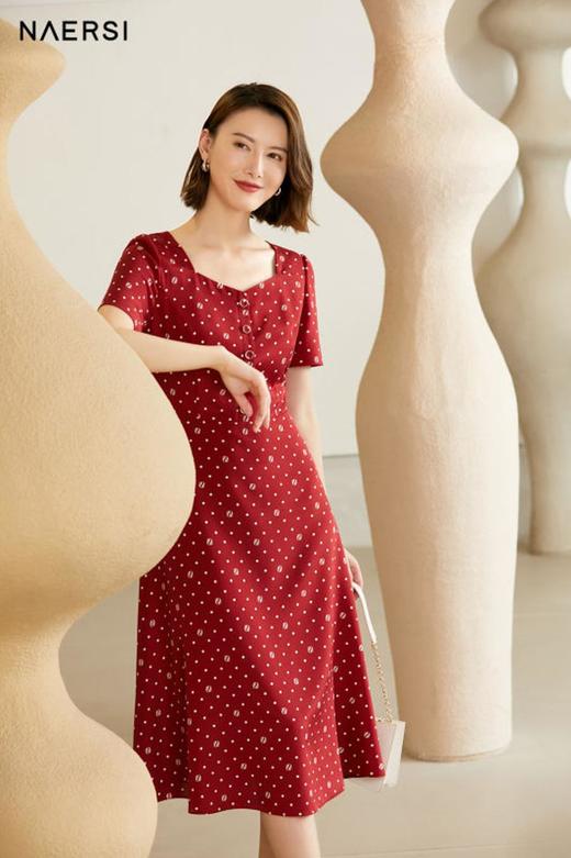 2楼NAERSI服饰红色波点桑蚕丝连衣裙 商品图3