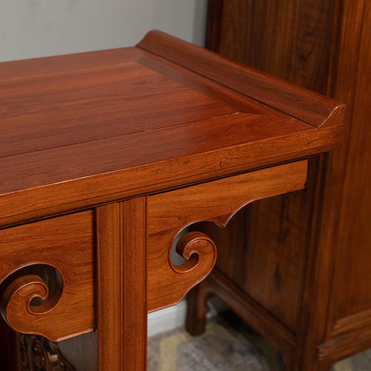 红木夹头榫透雕螭龙纹翘头案 商品图3