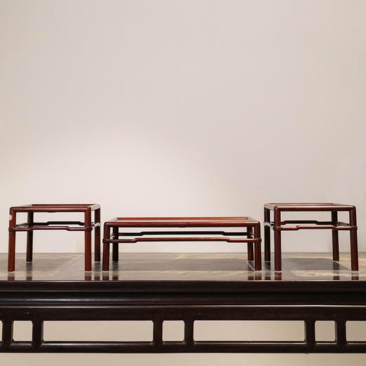 红木圆包圆罗锅枨案上几摆件一组（一组三件） 商品图0