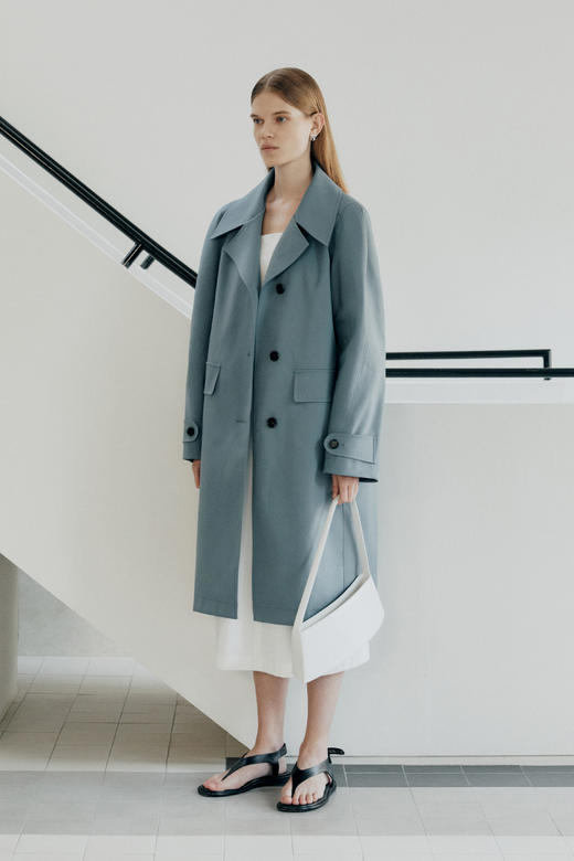 LOW CLASSIC  奶油黄/湖蓝色双口袋弧形风衣 商品图5