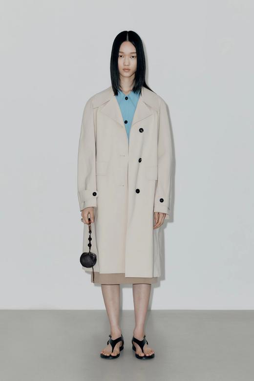 LOW CLASSIC  奶油黄/湖蓝色双口袋弧形风衣 商品图1