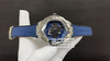 恒.宝Hublot 宇舶 全新Big Bang Sang Bleu II 刺青腕表！
1️⃣直径45毫米！图形元素贯穿表壳，通过切割和雕刻融入到六边形表圈之中。6颗H型钛金螺钉牢固定表圈。表耳处带 商品缩略图9