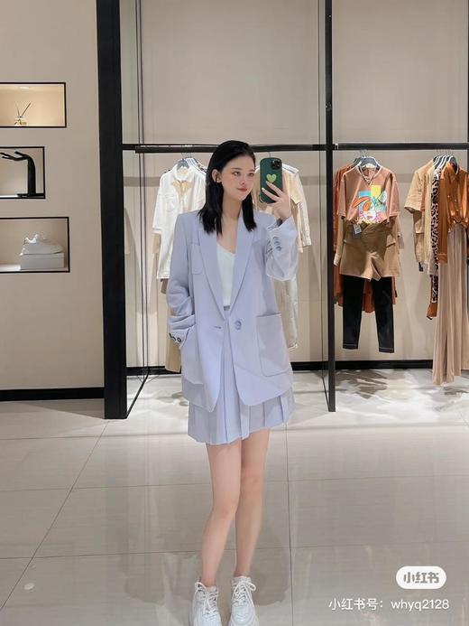 3楼阿玛施AMASS服饰浅色西服 商品图0