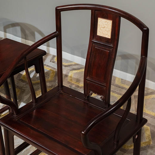 紫檀云龙纹高扶手南官帽椅成套（两椅一几） 商品图3