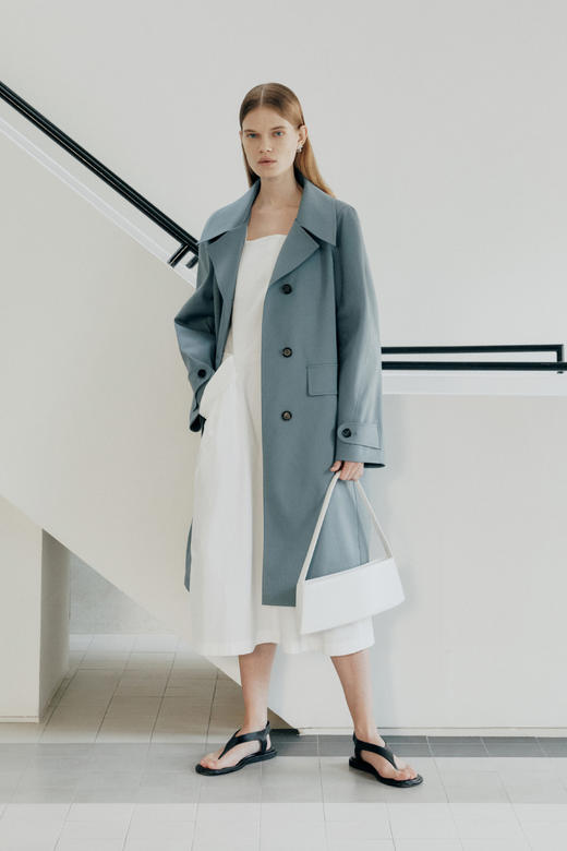 LOW CLASSIC  奶油黄/湖蓝色双口袋弧形风衣 商品图6