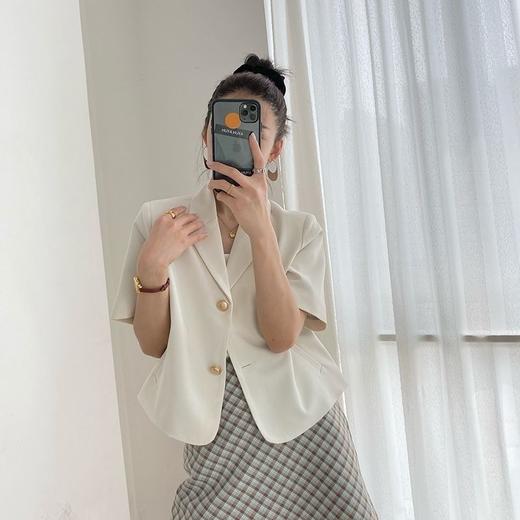 （清仓现货）【社群供V】薄款短袖小西装外套女设计感小众洋气休闲西服上衣涤纶 商品图3