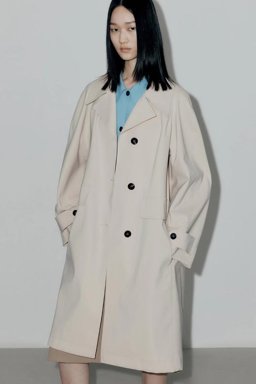 LOW CLASSIC  奶油黄/湖蓝色双口袋弧形风衣 商品图2