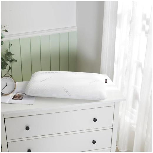 南5楼宝缦深睡眠泰国乳胶枕 商品图0