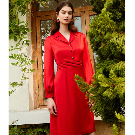 EITIE爱特爱秋季新款时尚气质灯笼袖V领收腰显瘦A字连衣裙C2107812 商品图2