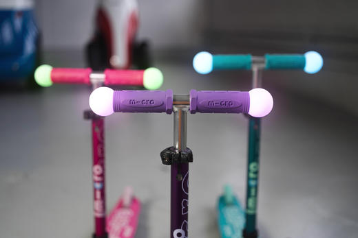 【下架不用】瑞士 m-cro迈古迷你豪华版魔力滑板车LED闪光轮  2-5岁男童女孩公主款滑滑车-【玩具】 商品图7