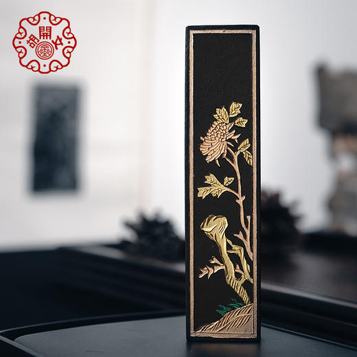 非遗胡开文徽墨 超顶漆烟墨，墨模精细，人工雕刻而成，图案生动，烟苔细致油润，墨锭表面可以看到墨模的纹路 非遗技艺超顶漆烟墨 商品图2