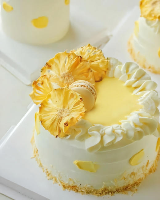 凤梨椰香奶冻蛋糕（当清爽凤梨碰上浓香椰香奶奶冻，入口的清香一秒上头，整个就爱住了吧！治愈系适合各种场合） 商品图0