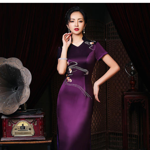 喜妈妈婚宴旗袍紫色绣花修身旗袍连衣裙 LHS-20051 商品图5