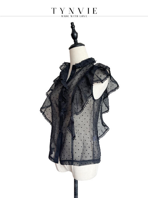TYNVIE 荷叶边装饰小高领上衣-黑色 商品图3