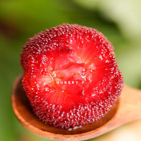 仙居·东魁杨梅 来自仙居高山果园的杨梅，肉厚核小，汁水充盈