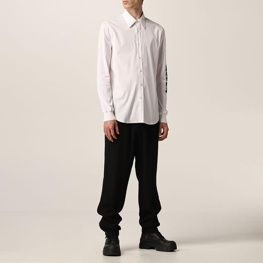 ALEXANDER MCQUEEN 亚历山大.麦昆 男士棉质字母徽标印花长袖衬衫 白色 677866 QSN44 9000 商品图3