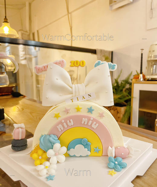 半翻糖主题彩虹蛋糕，全部可食用手工装饰，请提前48小时预定，可供3-5人分享 商品图1