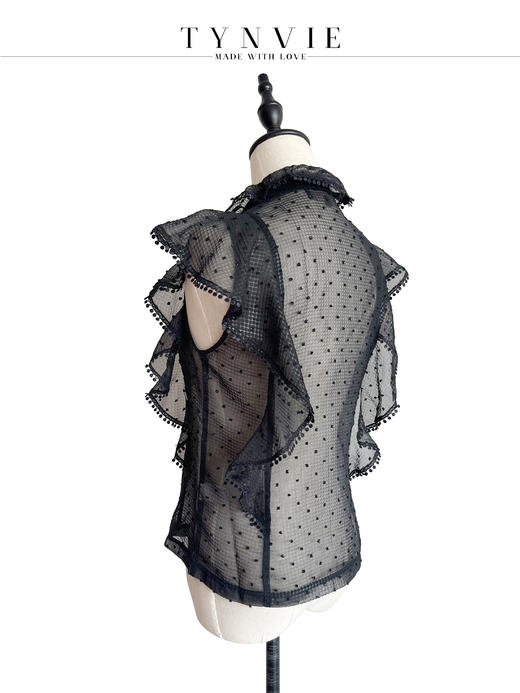 TYNVIE 荷叶边装饰小高领上衣-黑色 商品图4