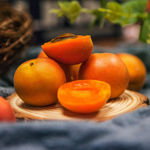 新疆阿克苏61小红杏新疆的蜜果甘甜爽口肉质肥厚果汁甜蜜果香浓郁