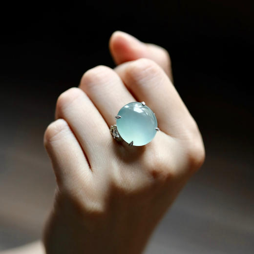 高冰种淡蓝水翡翠鸽子蛋吊坠戒指两用 商品图13