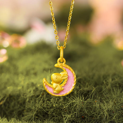 周六福珠宝月神兔黄金吊坠女款定价3D硬金玄月萌兔挂坠珐琅足金 商品图2