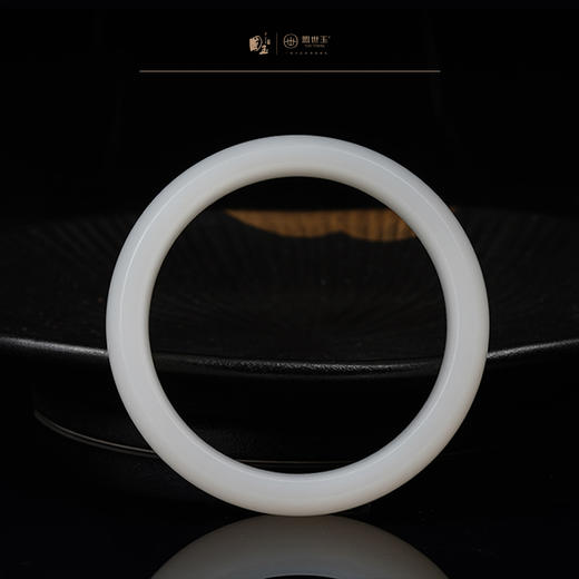 新疆国玉盟世玉和田玉羊脂玉手镯 圈口60.41【带证书·顺丰物流】 商品图1