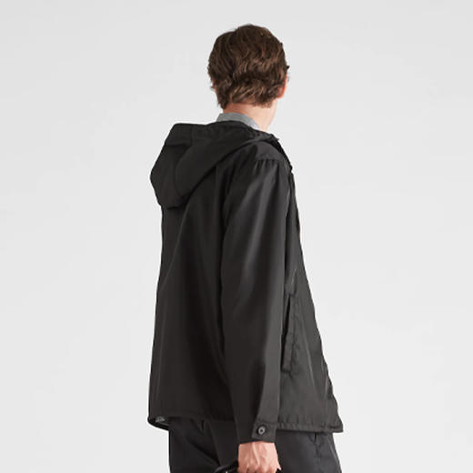 PRADA 普拉达 男士 Re-Nylon 再生尼龙珐琅金属三角形徽标连帽外套 黑色 SGB685 1WQ8 F0002 商品图1