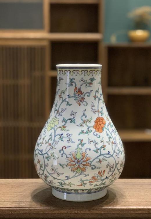 斗彩缠枝莲福筒瓶 商品图0