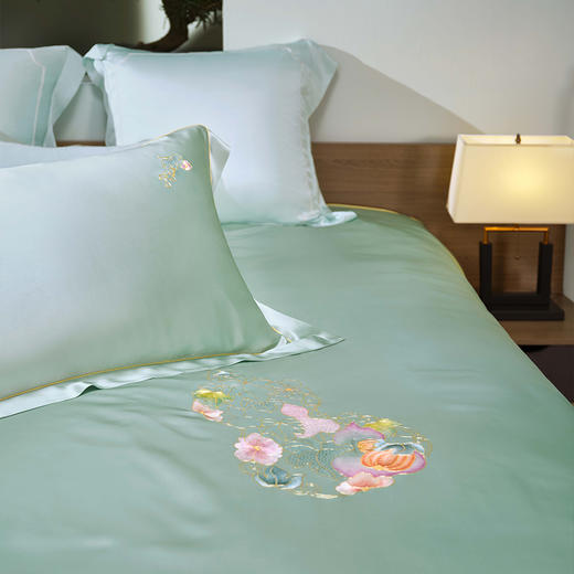 皇锦 真丝手绣双人蚕丝被子三件套-盘金福禄HJ11658 商品图3