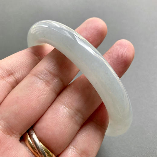糯冰种厚庄翡翠圆条手镯59 商品图8