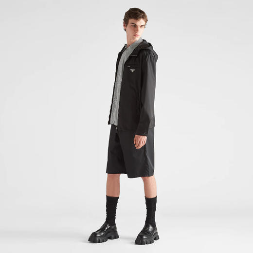 PRADA 普拉达 男士 Re-Nylon 再生尼龙珐琅金属三角形徽标连帽外套 黑色 SGB685 1WQ8 F0002 商品图3