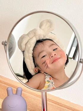 她只是犯了所有小女孩都会犯的错...