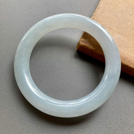 糯冰种厚庄翡翠圆条手镯59 商品图1