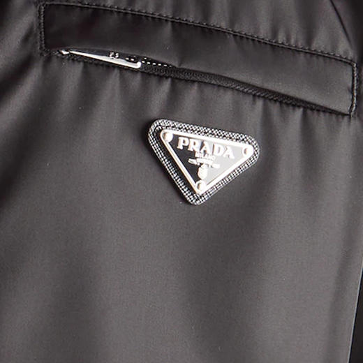 PRADA 普拉达 男士 Re-Nylon 再生尼龙珐琅金属三角形徽标连帽外套 黑色 SGB685 1WQ8 F0002 商品图2