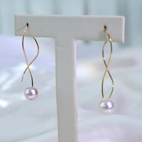 Akoya珍珠耳饰