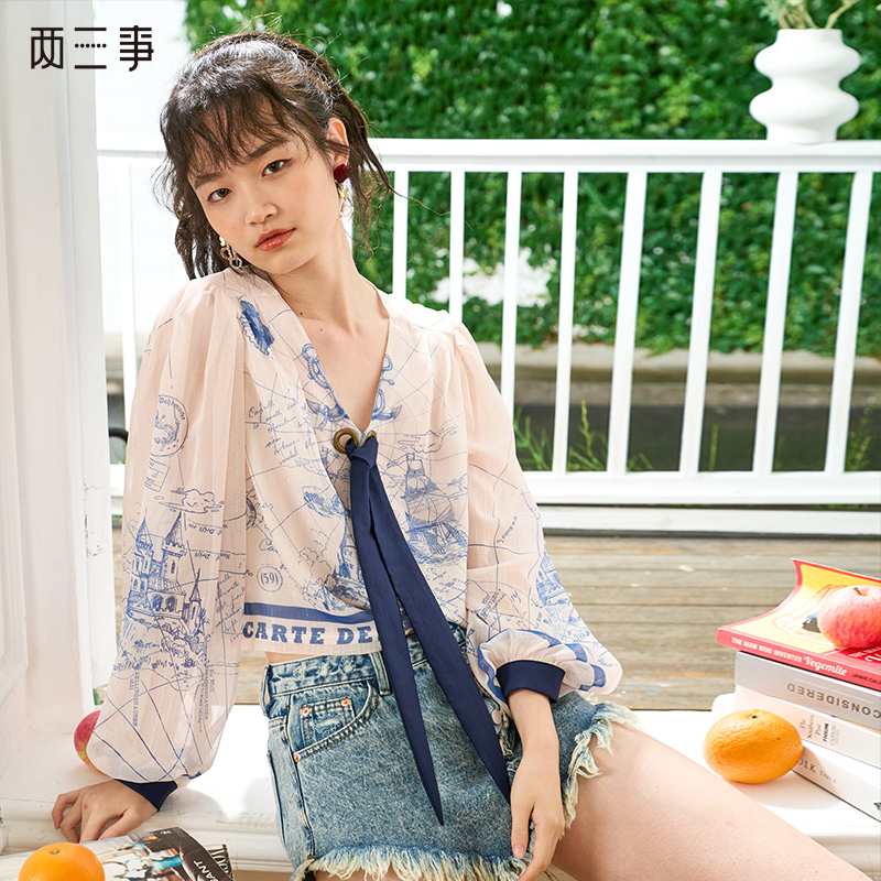 两三事航海自由 夏季新款个性印花撞色绑带衬衫女短款上衣