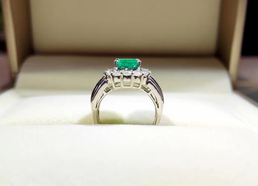 2.01克拉豪镶vividgreen极微油祖母绿戒指 商品图7