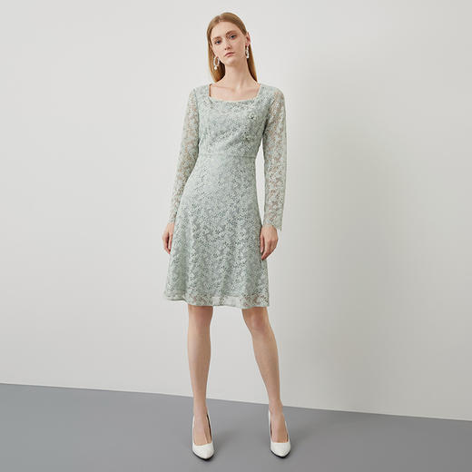 EITIE爱特爱秋季新款温柔气质方领收腰a字中裙绣花蕾丝连衣裙C2207034 商品图2