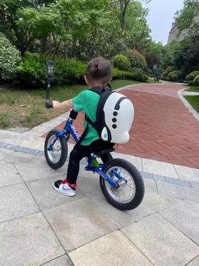 专为儿童设计的背包系列！新的轻体验！时尚萌宝，超酷出街！超级实用，零碎物品一包搞定！