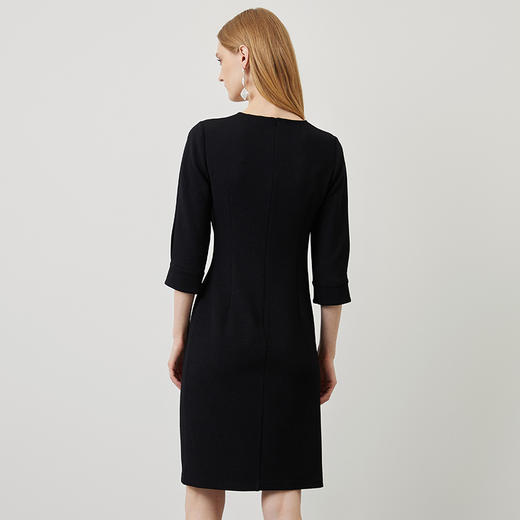 EITIE爱特爱秋新款大气优雅时尚通勤收腰中裙显瘦黑色连衣裙C2207038 商品图4
